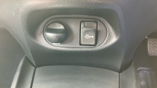 Toyota Yaris 1.33 VVT-i Icon 5dr Petrol Hatchback